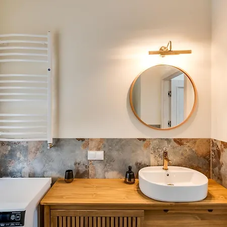 Apartment By The Forest