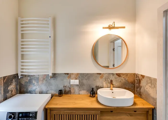 Апартаменти By The Forest